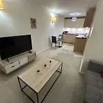 One Bedroom Apartment Next To Wembley Staduim